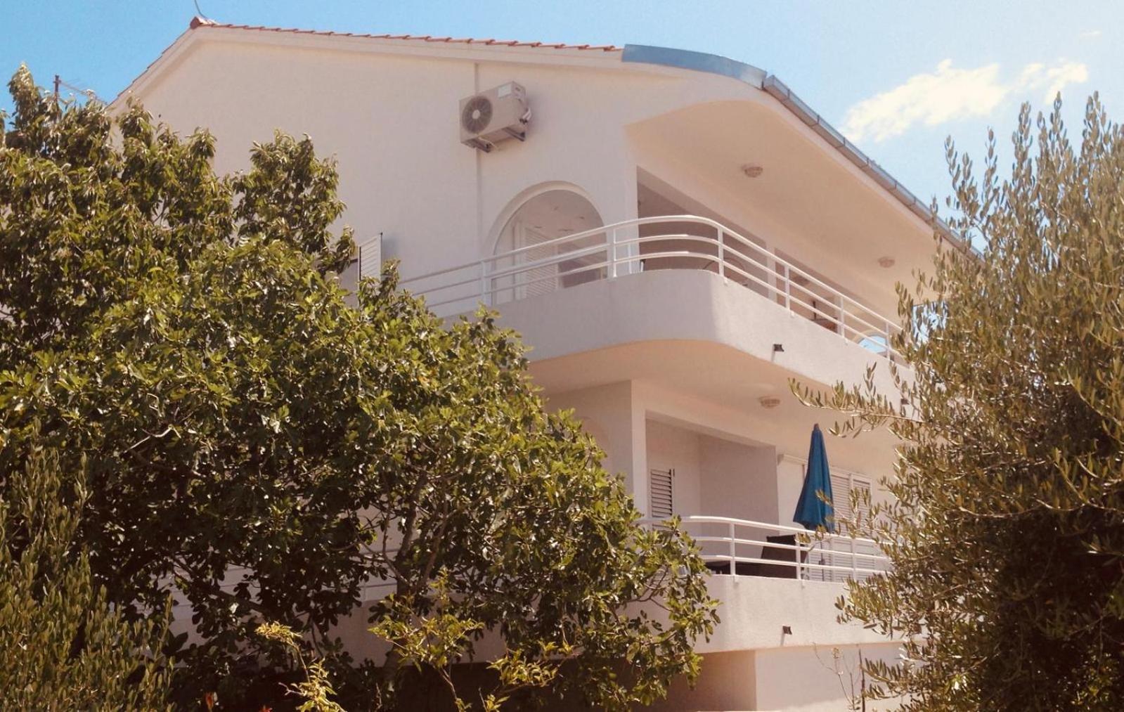 House Agradable Apartment Seget Vranjica Bagian luar foto