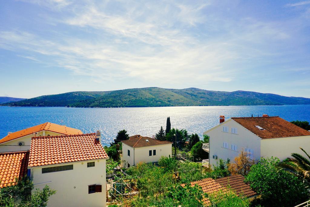 House Agradable Apartment Seget Vranjica Bagian luar foto